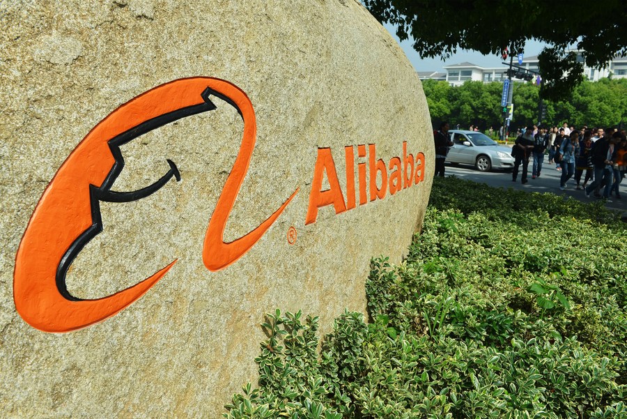 China multa e investiga Alibaba e Tencent por práticas de monopólio