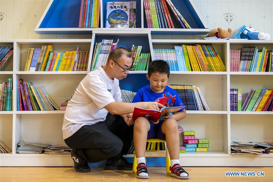 Exposição na China exibe mais de 3 mil tipos de livros