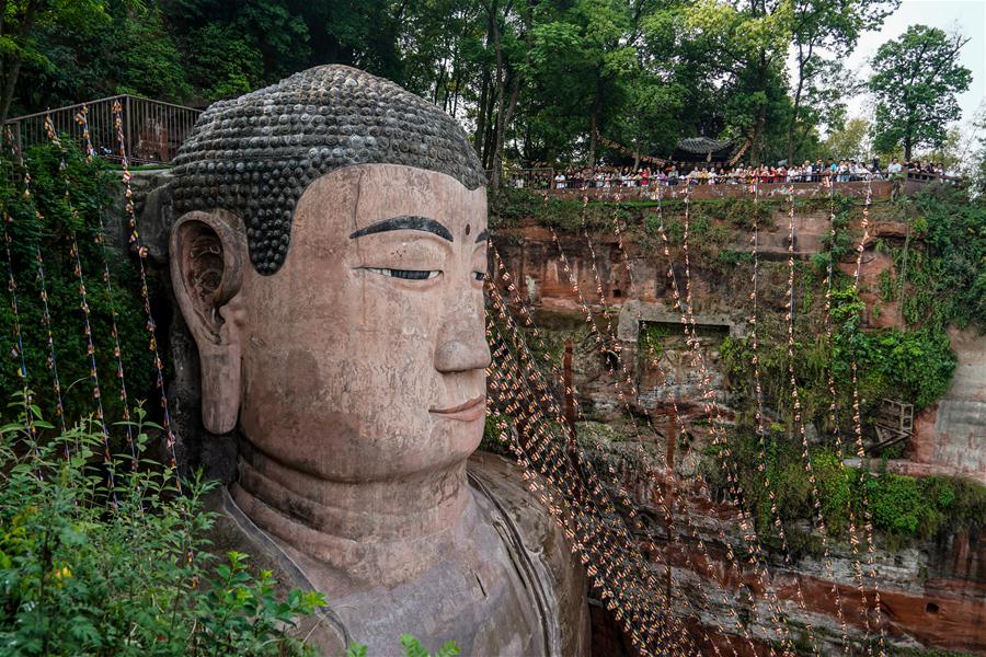 Grutas com maior acervo de arte budista do mundo ganham tour online
