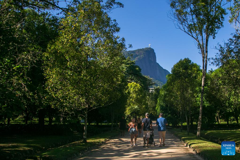Turistas chineses gastam US$ 127,5 bilhões em viagens ao exterior no primeiro semestre