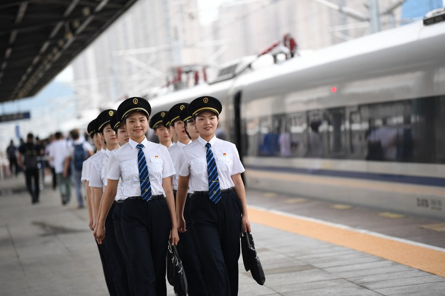 China proíbe discriminação contra mulheres em recrutamento de trabalho