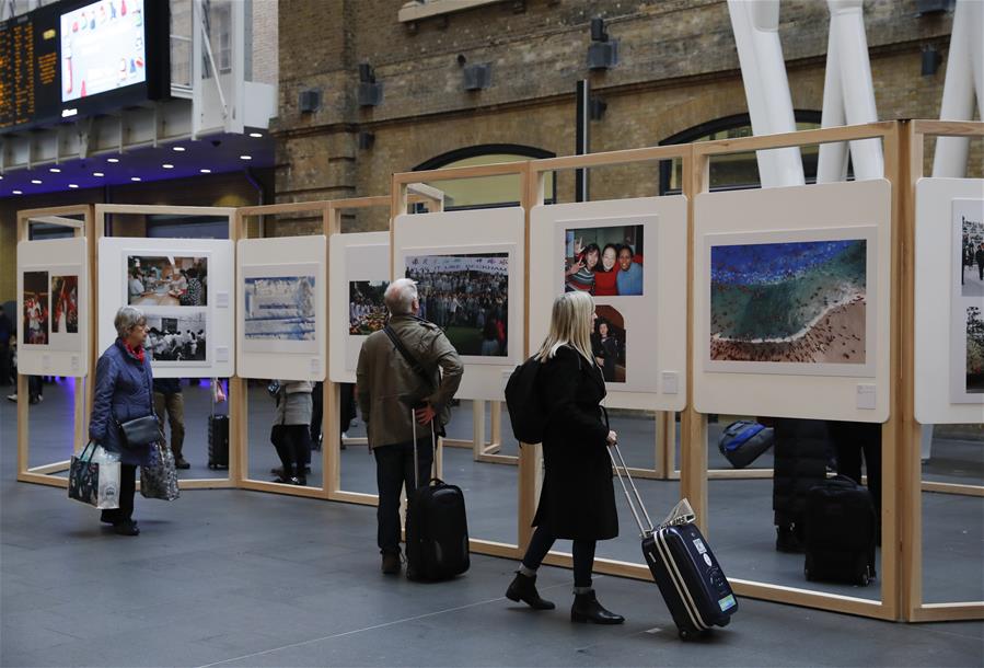 Exposição fotográfica em Londres retrata reforma e abertura da China
