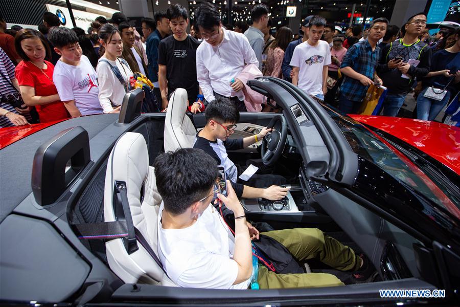 129 novos carros são lançados em evento em Xangai