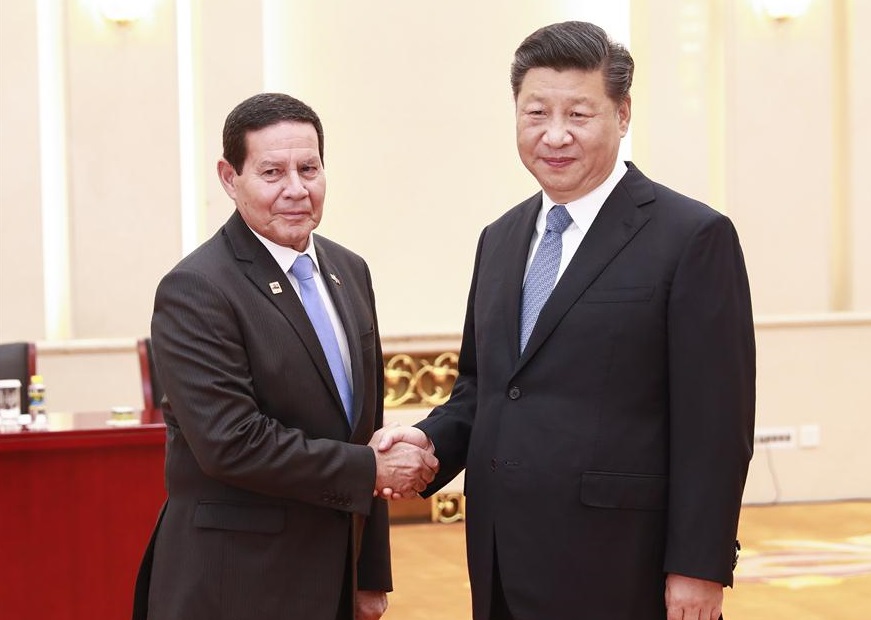 Mourão se encontra com Xi Jinping e participa da Cosban na China