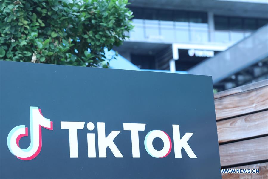 CEO do TikTok renuncia em meio à pressão dos Estados Unidos