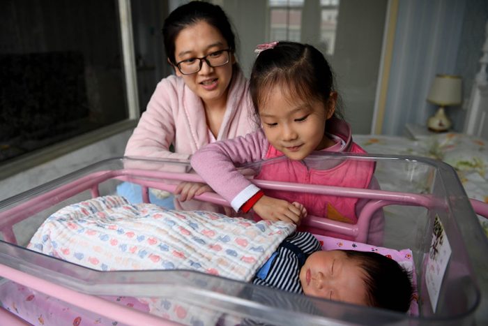 Seguro maternidade na China cobrirá custos do nascimento do terceiro filho