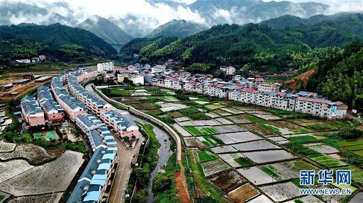 Especialista destaca conquista chinesa em construir sociedade com prosperidade básica