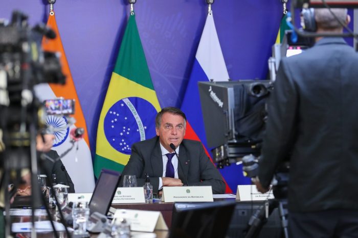 Bolsonaro afirma que cooperação com a China tem sido “essencial” para gestão da pandemia