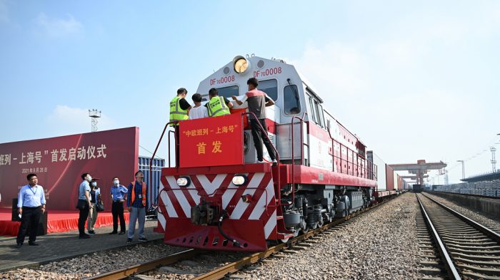 Xangai lança seu primeiro trem de carga China-Europa