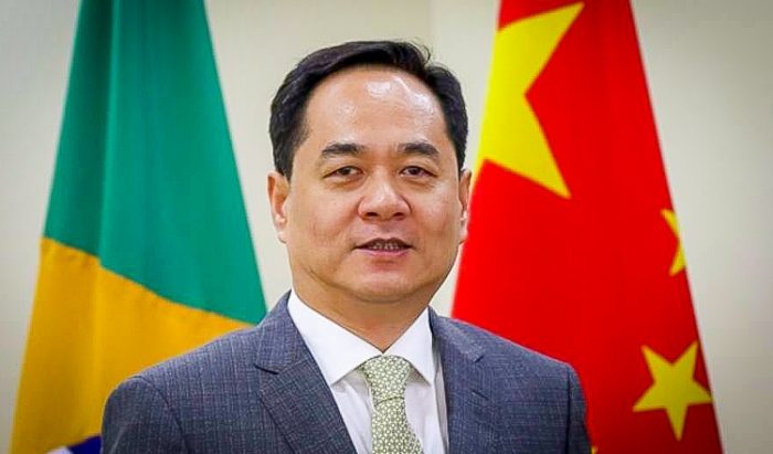 Embaixador chinês no Brasil fala sobre relações sino-brasileiras ao Valor Econômico
