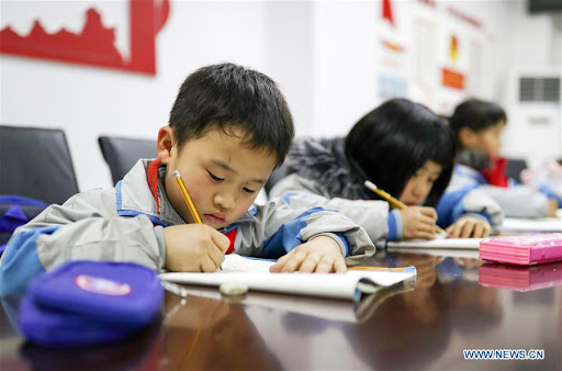 China estabelecerá zonas-piloto para reforma da educação básica