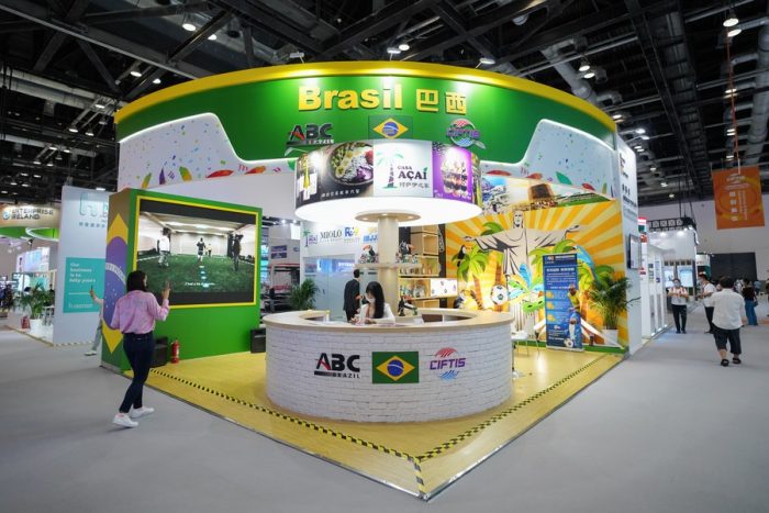 Artigo do embaixador chinês no Brasil destaca cooperação com América Latina