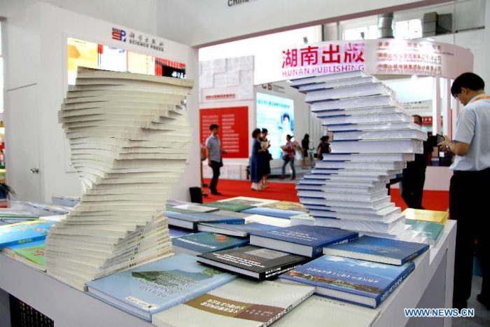 Feira de livros da Festa da Primavera promove cultura chinesa ao mundo