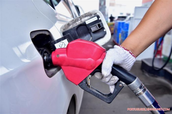 China elevará preços de gasolina e diesel
