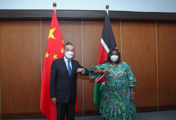 Chanceler chinês divulga três objetivos de sua visita à África