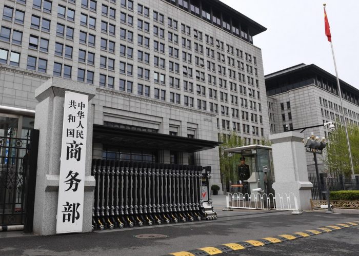 China expressa preocupação com repressão a empresas e aplicativos na Índia
