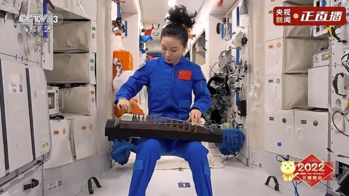 Astronautas celebram tradições do Festival das Lanternas na estação espacial