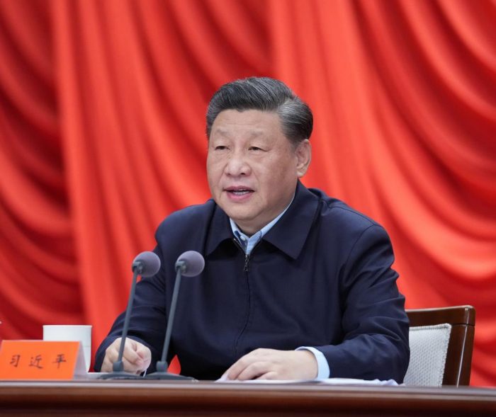 Xi pede a jovens oficiais que fortaleçam seus ideais e trabalhem arduamente
