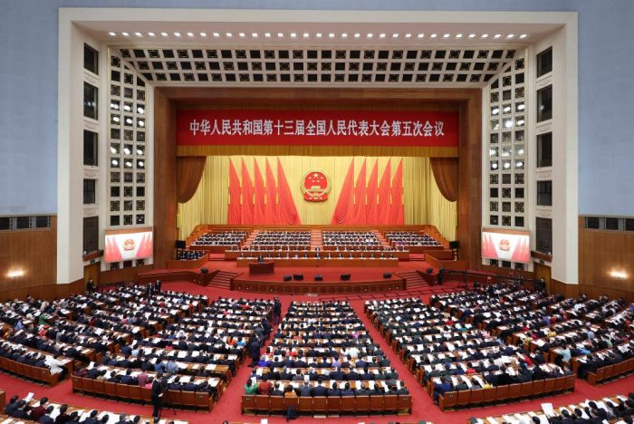 China considera aumentar assentos para mulheres e trabalhadores de base na mais alta legislatura