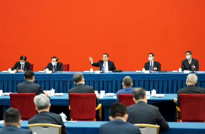 Premiê chinês enfatiza promoção de desenvolvimento econômico e social