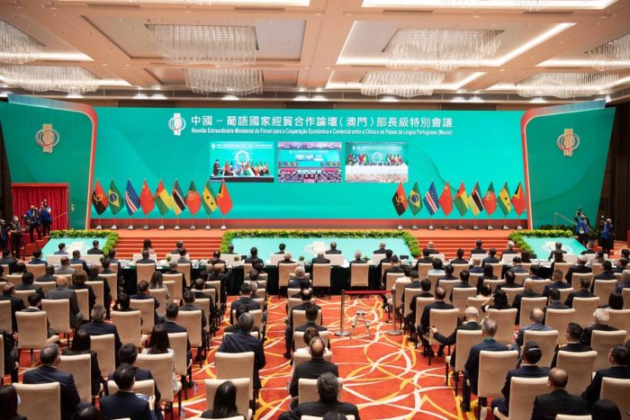 Conferência entre China e países de língua portuguesa visa luta contra pandemia
