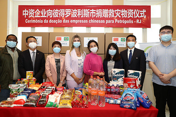 Empresas chinesas no Brasil doam suprimentos para Petrópolis