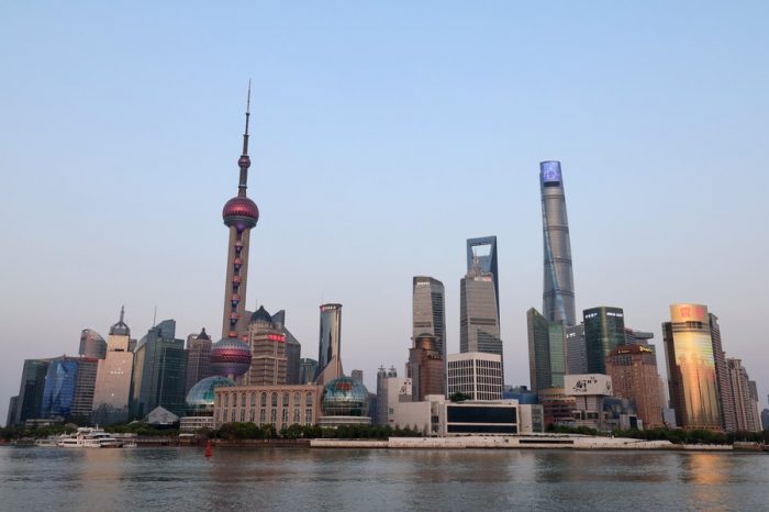 China vencerá guerra anti-Covid em Xangai com a política de controle testada pelo tempo, diz liderança máxima
