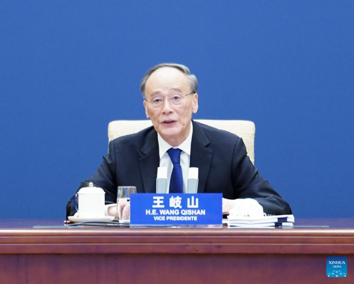 Vice-presidentes da China e do Brasil comandam reunião da COSBAN
