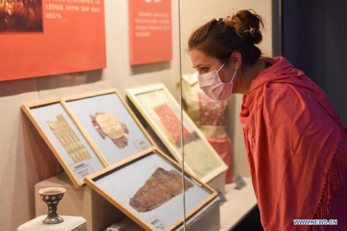 Arqueólogos encontram dever de casa de 1.300 anos em Xinjiang