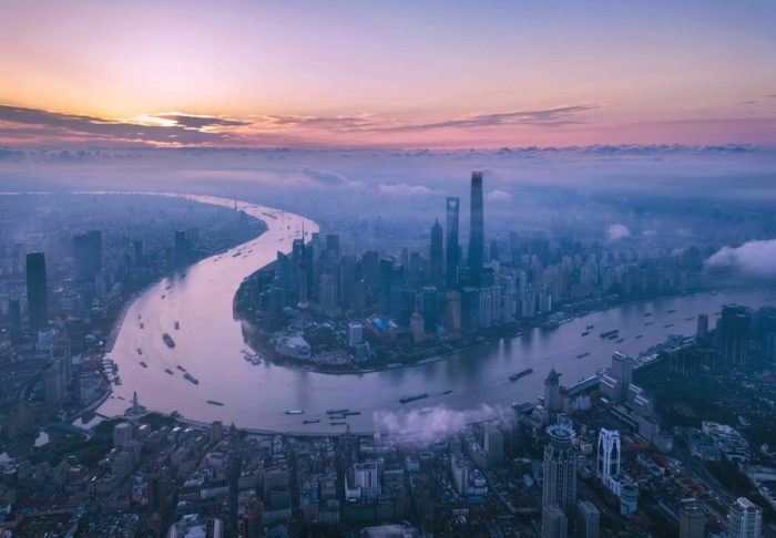 Investimento estrangeiro direto recebido pela China cresce 20% nos primeiros quatro meses