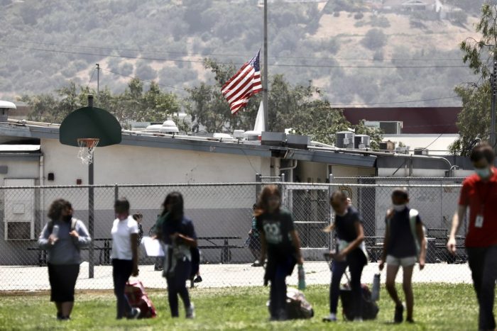 China expressa tristeza por tiroteio em escola no Texas