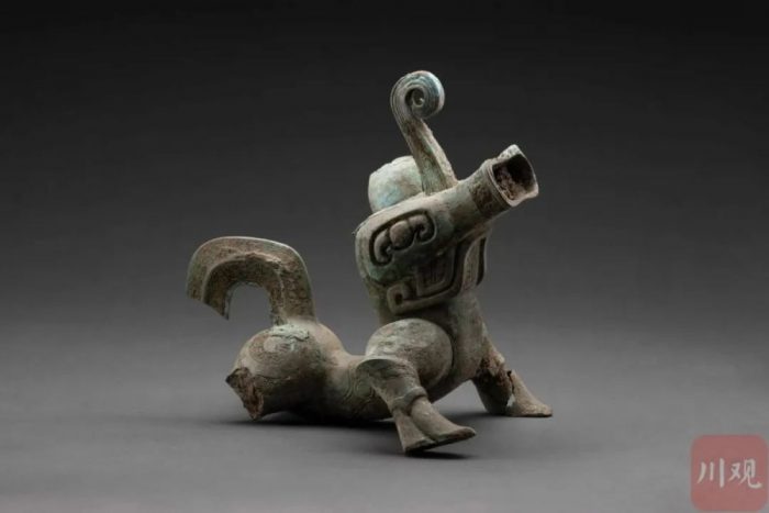 “Cão robô”de Sanxingdui é exibido pela primeira vez na China