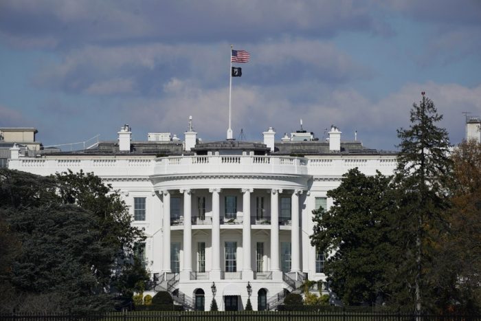 Autor de ‘Pai Rico, Pai Pobre’ alerta sobre crise nos Estados Unidos