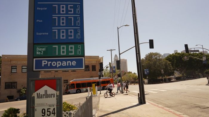Preço do galão de gasolina nos EUA pode chegar a US$ 5, segundo analistas
