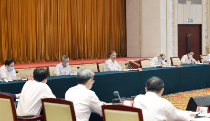 Mais alto conselheiro político da China pede sugestões sobre redução de carbono
