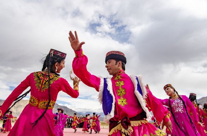 Diplomatas de 30 países islâmicos visitam Xinjiang