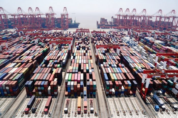 Porto de Xangai registra recorde de movimentação em julho