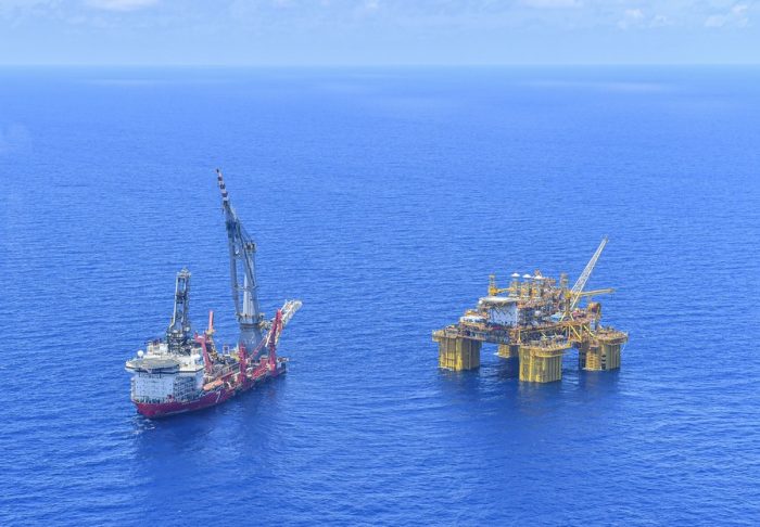 Gigante petrolífera da China relata aumento de receita e lucro no primeiro semestre