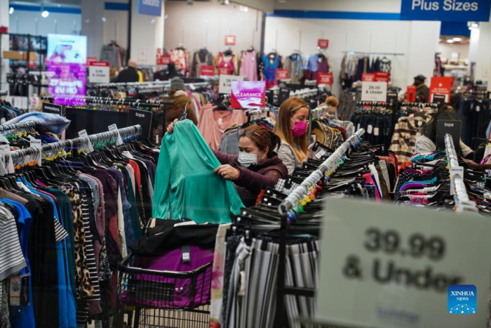 Compradores de baixa renda nos EUA desaceleram ritmo por causa da inflação