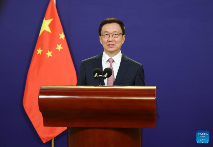 Vice-premiê chinês enfatiza construção de sistema de energia de baixo carbono
