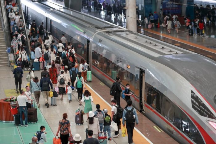China estima 5,75 milhões de viagens ferroviárias na segunda-feira