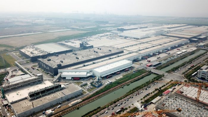 Tesla fará recall de mais de 67 mil veículos na China