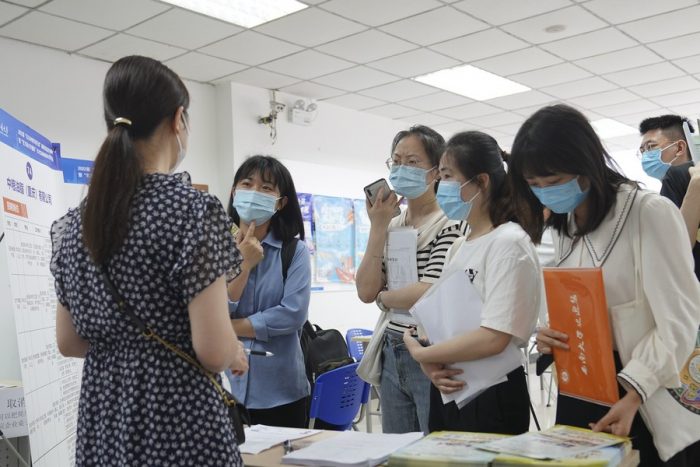 China cria mais de 10 milhões de empregos urbanos neste ano
