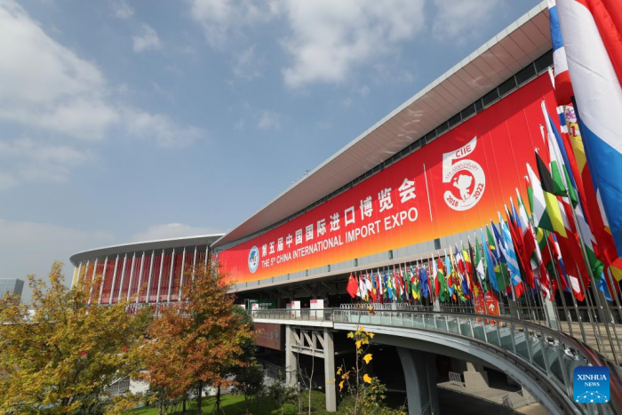 5ª Exposição Internacional de Importação da China é aberta em Xangai