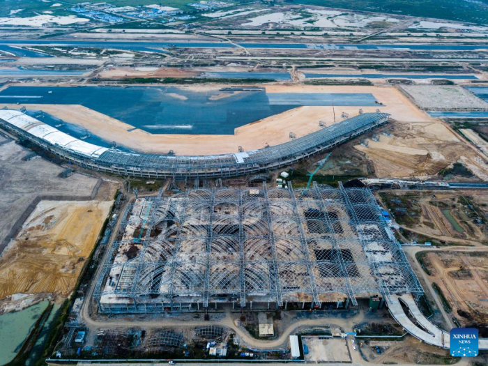 Aeroporto construído pela China no Camboja ajuda a aprimorar profissionais locais