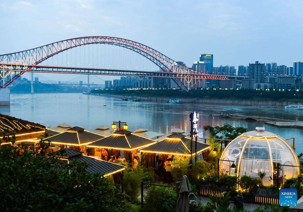China e Brasil criam oportunidades de cooperação via corredor comercial terrestre-marítimo