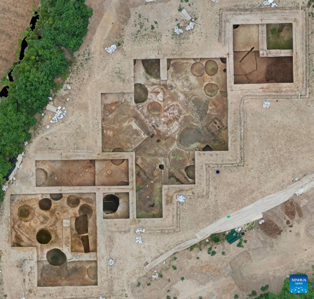 Túmulos de 4,5 mil anos são encontrados no centro da China