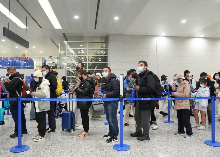 Tempo médio do desalfandegamento de cidadãos na China cai para 45 segundos