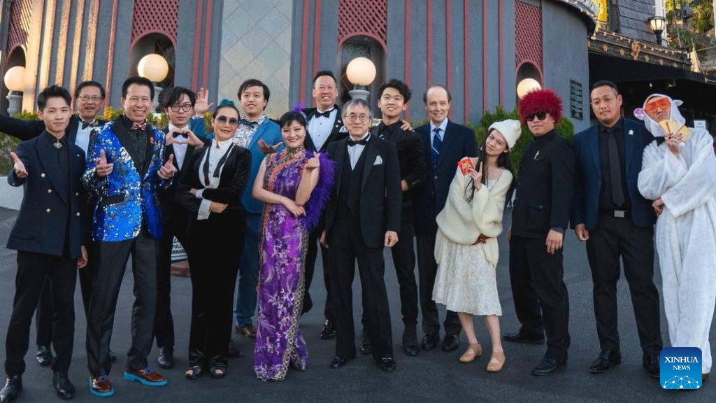 Mágicos apresentam espetáculo sobre a China no Magic Castle, em Hollywood