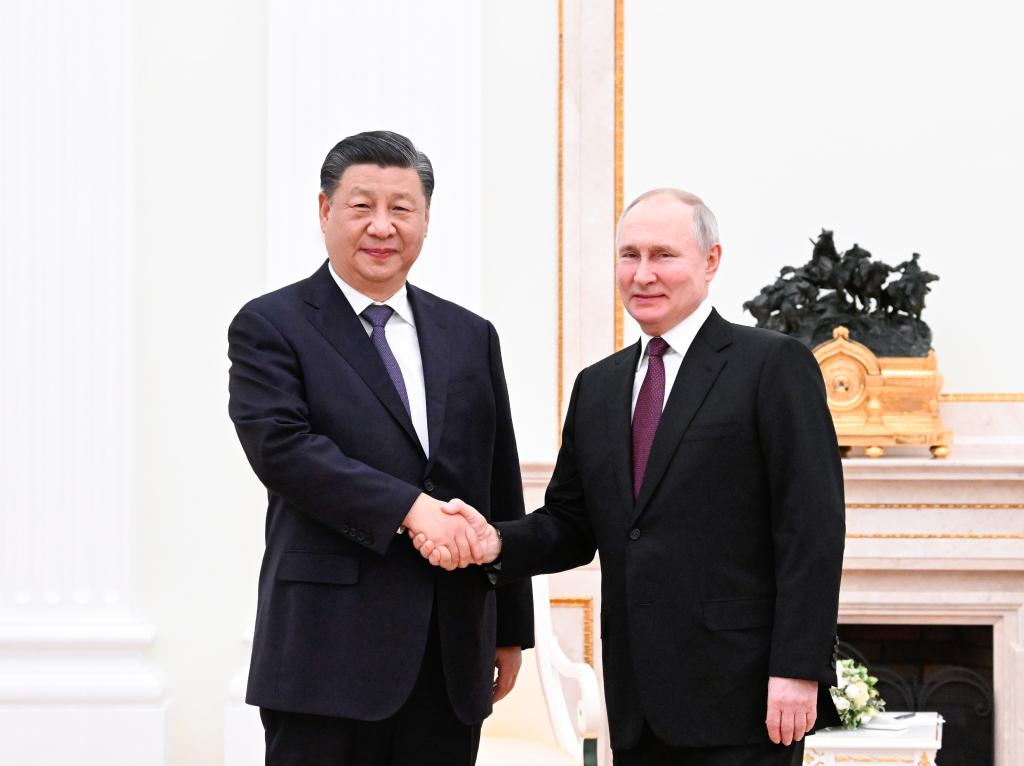 Xi convida Putin à China para fórum do Cinturão e Rota